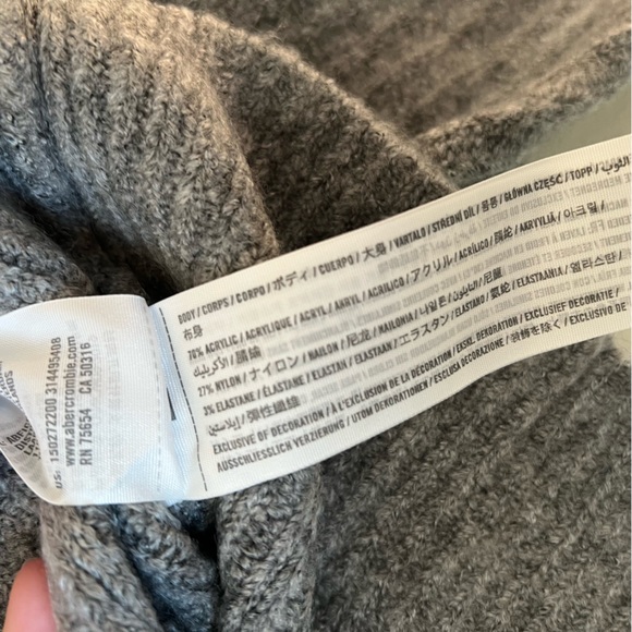 CLOSET CLOSING TODAY • LAST CHANCE✨NWT a&f crewneck cropped cardigan - Picture 4 of 7